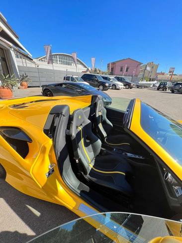 Ferrari F8 Spider — photo 10