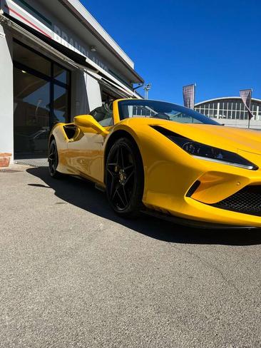 Ferrari F8 Spider — photo 15