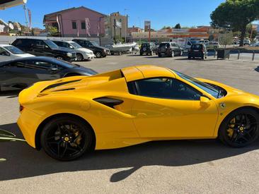 Ferrari F8 Spider — photo 22