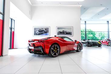 Ferrari SF90 Stradale — photo 2