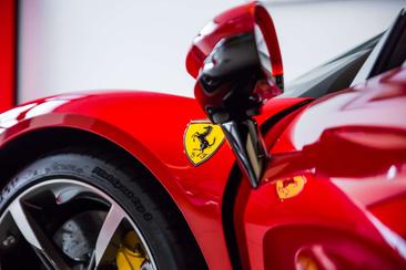 Ferrari SF90 Stradale — photo 17