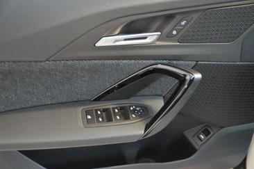 BMW X1 18i SDrive — photo 11