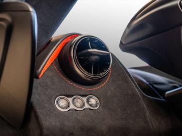 McLaren 750S Performance — photo 21