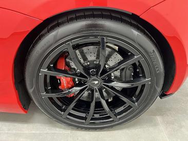McLaren Artura PHEV — photo 13