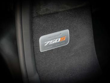McLaren 750S Spider Carbon — photo 26