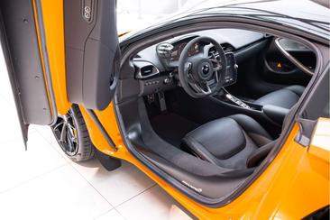 McLaren Artura 3.0 V6 Plug-in — photo 11