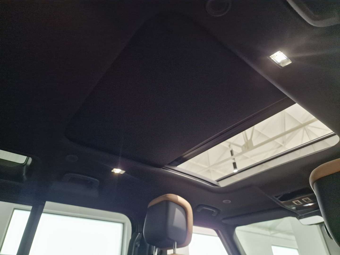 Land Rover Defender X-Dynamic HSE P300e - 2025 - Joinsteer - #8