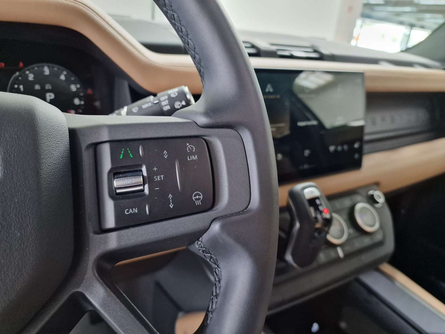 Land Rover Defender X-Dynamic HSE P300e - 2025 - Joinsteer - #12