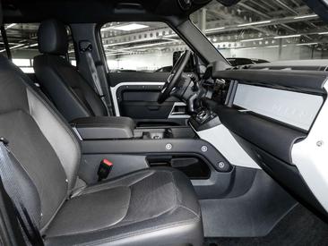Land Rover Defender 110 X-Dynamic SE D250 — photo 2