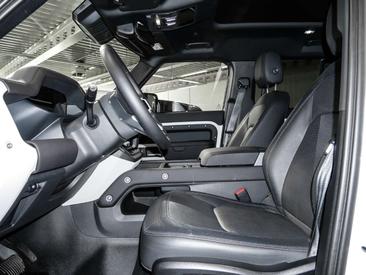 Land Rover Defender 110 X-Dynamic SE D250 — photo 8