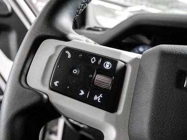 Land Rover Defender 110 X-Dynamic SE D250 — photo 14