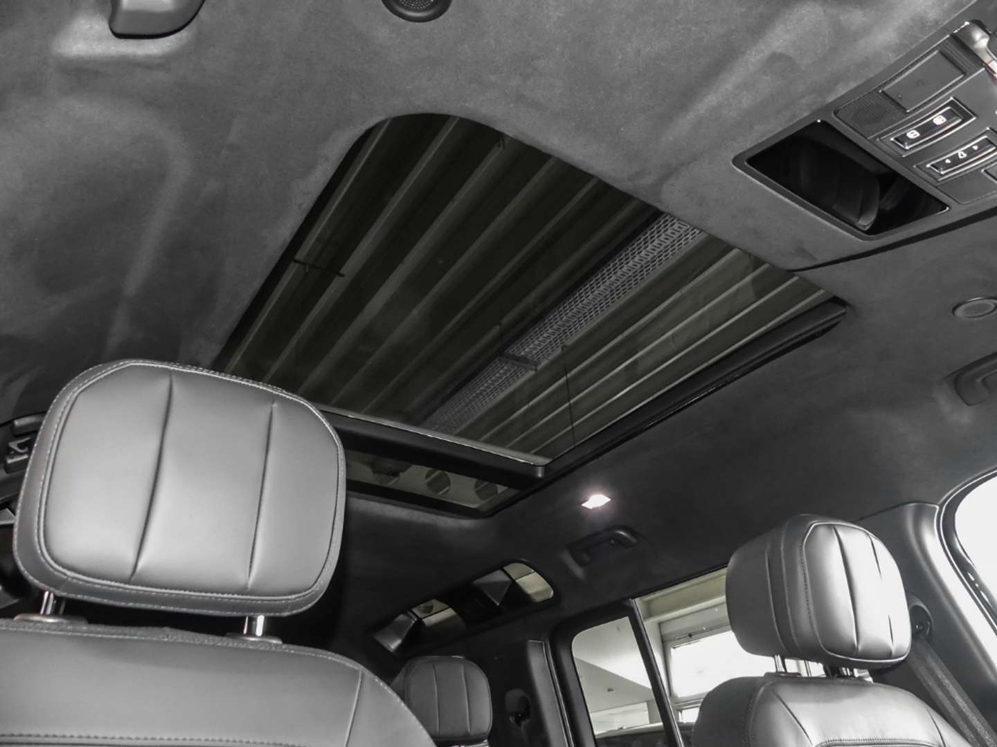 Land Rover Defender 110 X-Dynamic HSE P425 - 2025 - Joinsteer - #16