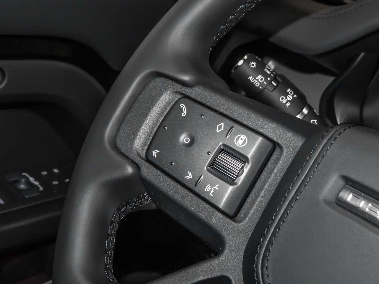 Land Rover Defender 110 X-Dynamic HSE P425 - 2025 - Joinsteer - #17