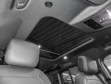 Land Rover Defender 110 X-Dynamic SE D250 — photo 15