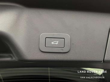 Land Rover Range Rover Evoque S P300e — photo 17