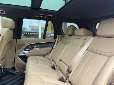 Land Rover Range Rover P550e — photo 8