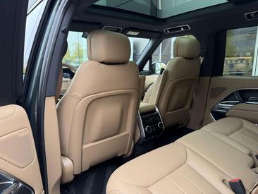 Land Rover Range Rover P550e — photo 9