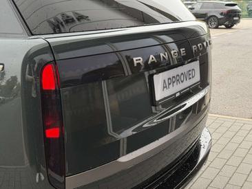 Land Rover Range Rover P550e — photo 13