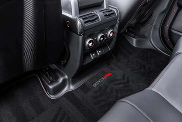Land Rover Defender Urban V8 — photo 12