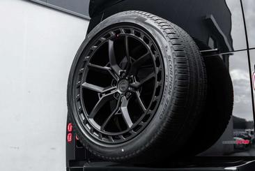 Land Rover Defender Urban V8 — photo 19