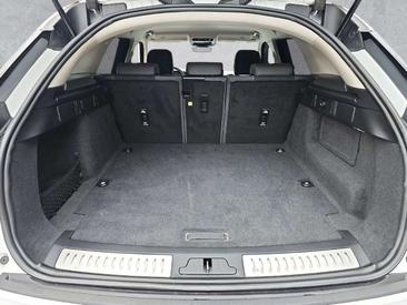 Land Rover Range Rover Velar P400e — photo 12