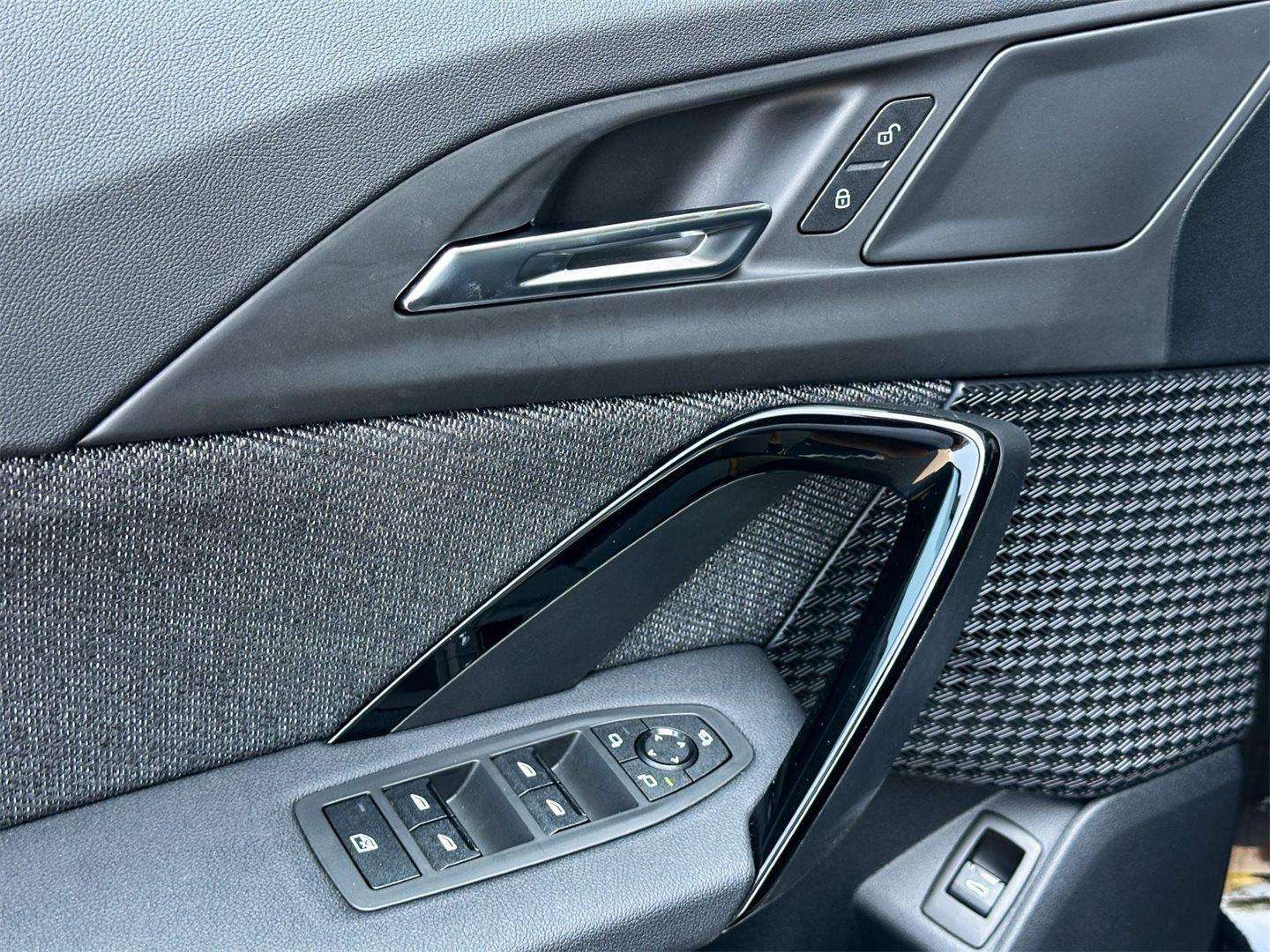 BMW IX1 EDrive20 - 2024 - Joinsteer - #11