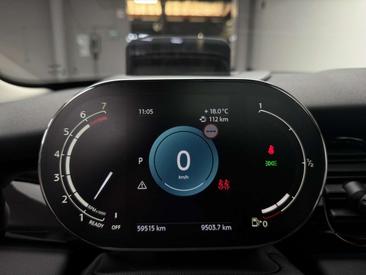 Mini Cooper Essence — photo 17