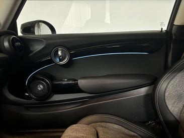 Mini Cooper Essence — photo 18