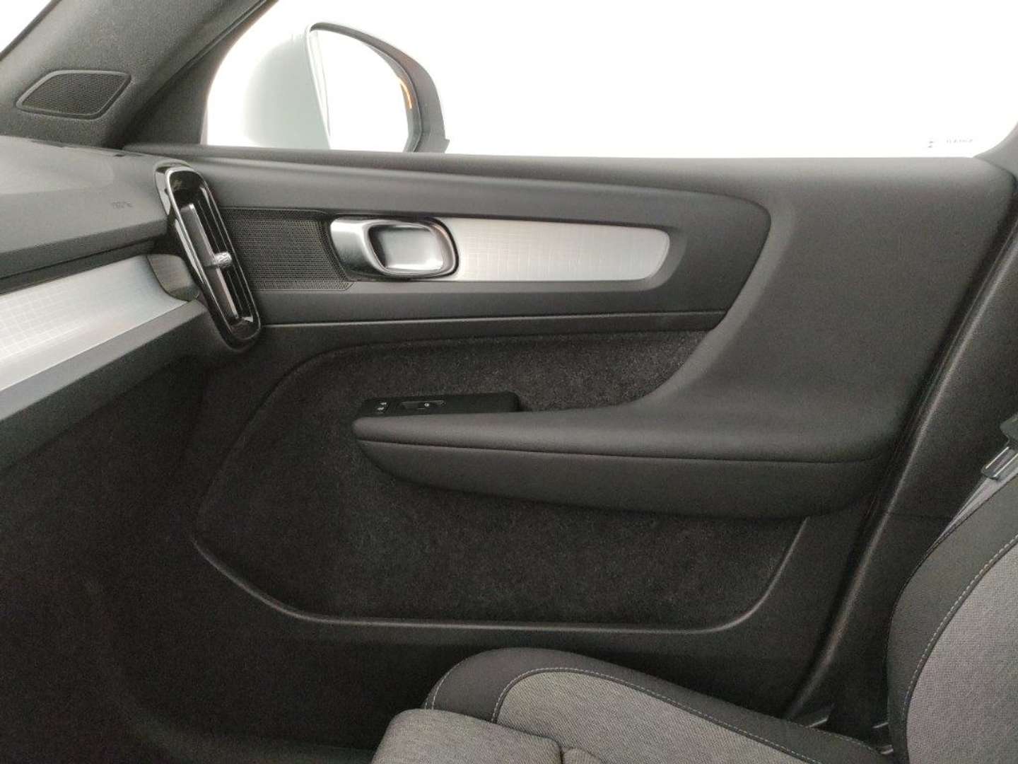 Volvo XC40 B3 Core - 2025 - Joinsteer - #20