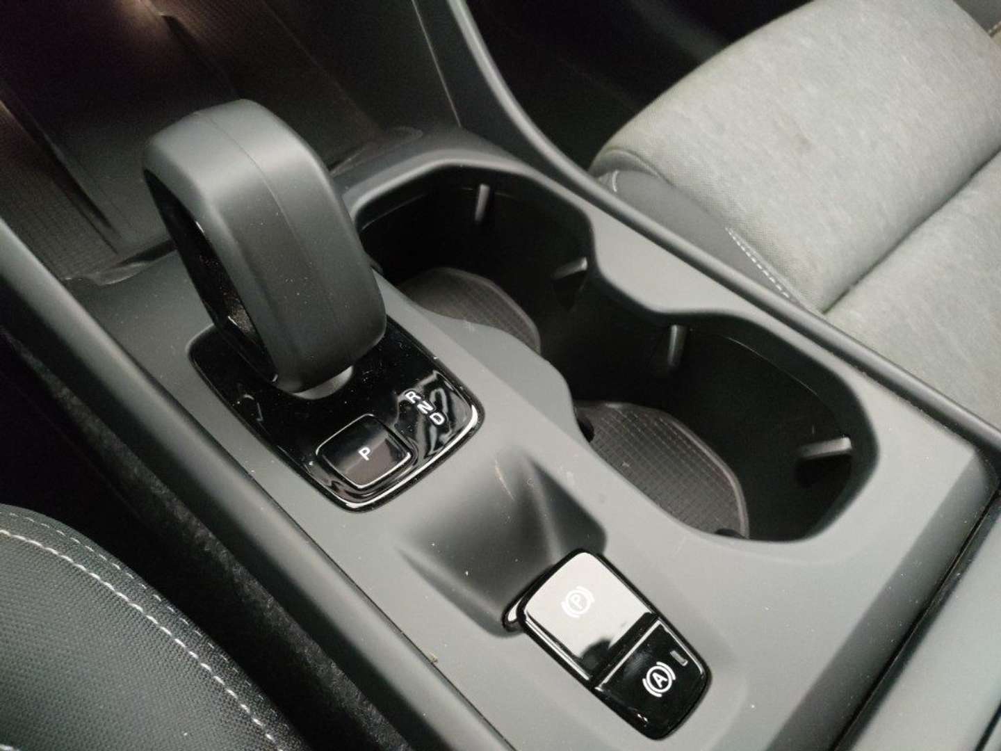 Volvo XC40 B3 Core - 2025 - Joinsteer - #22