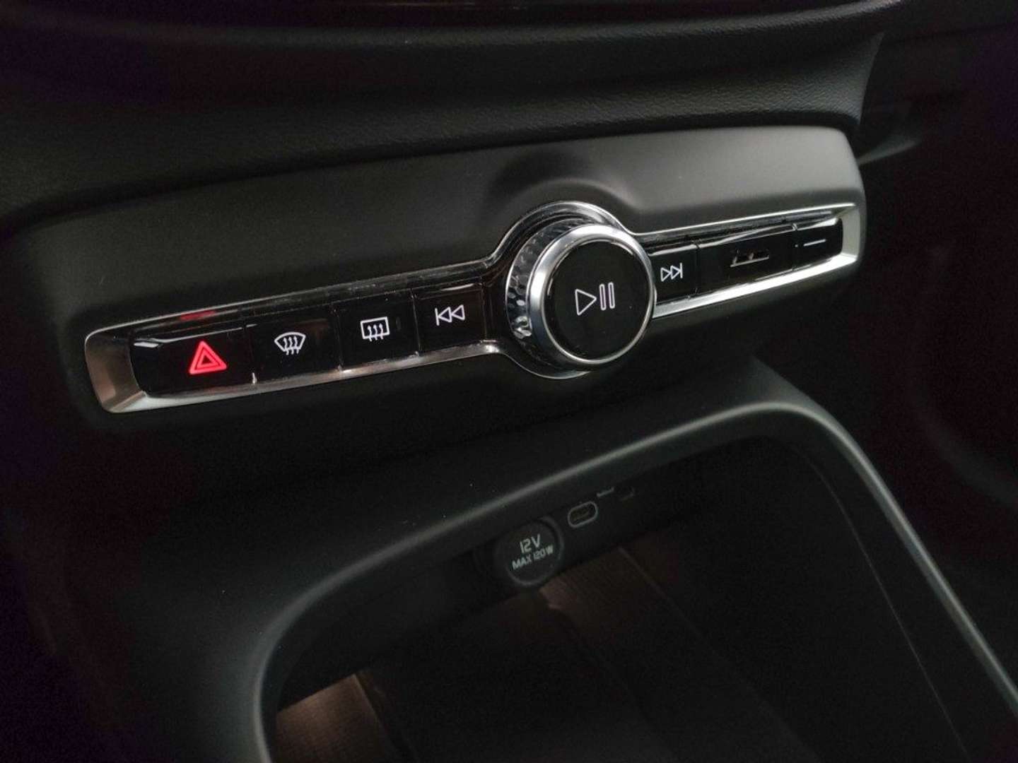 Volvo XC40 B3 Core - 2025 - Joinsteer - #23