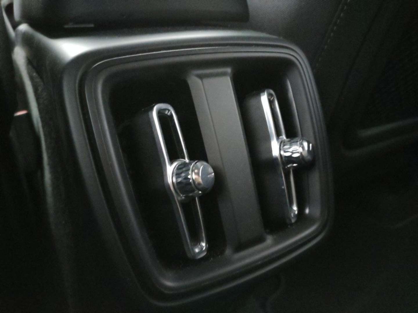 Volvo XC40 B3 Core - 2025 - Joinsteer - #24