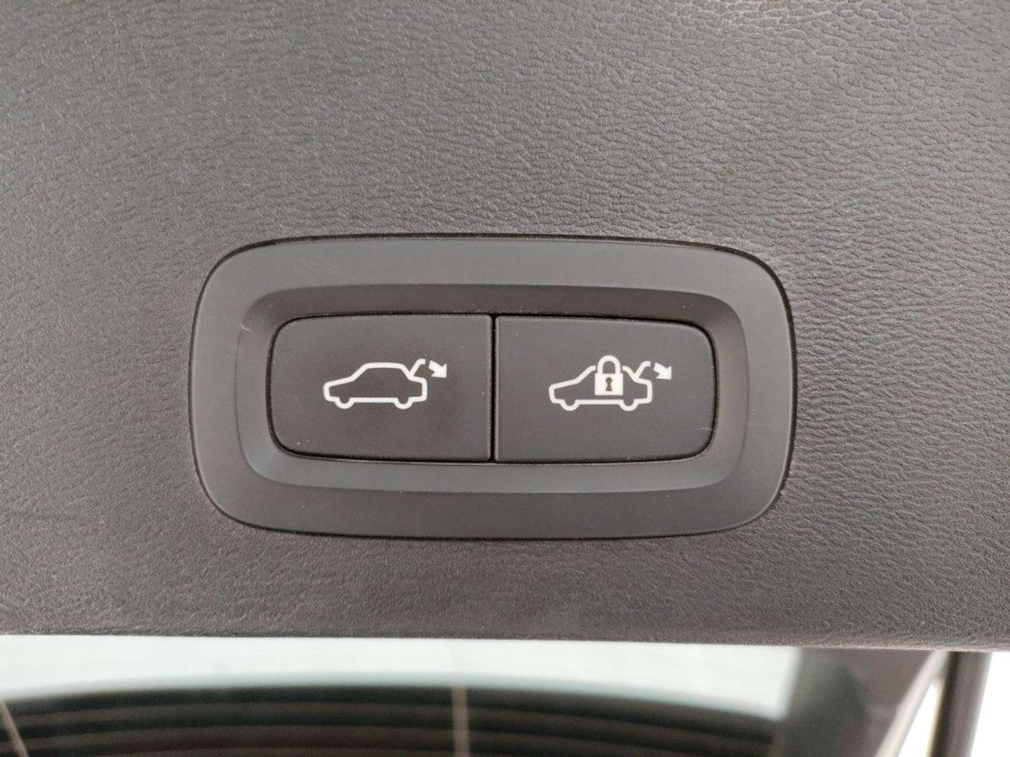 Volvo XC40 B3 Core - 2025 - Joinsteer - #27