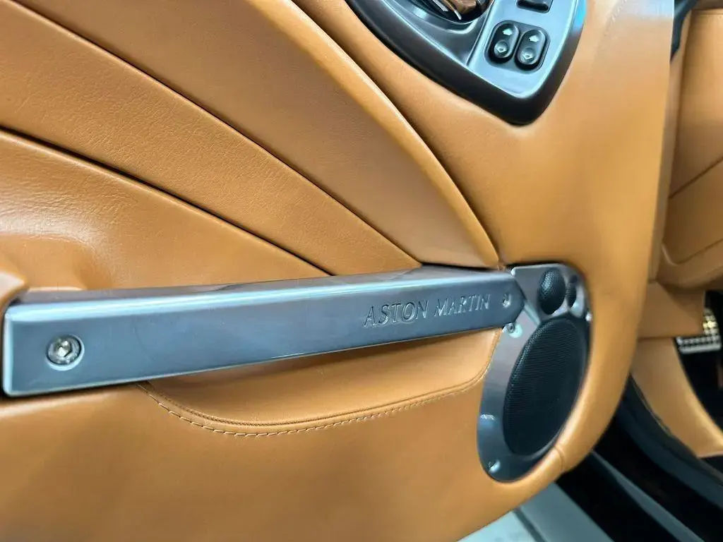 Aston Martin V12 Vanquish (1998-07) V12 Vanquish 5.9 - 2004 - Joinsteer - #19