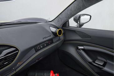 Ferrari F8 Spider — photo 16