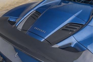 Ferrari F8 Spider — photo 33
