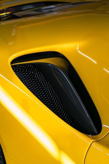Ferrari SF90 Stradale — photo 12