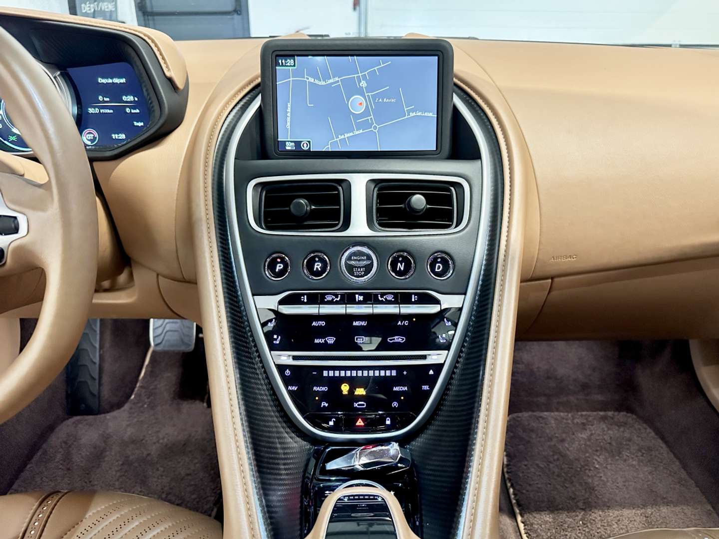 Aston Martin DB11 Coupé V8 4.0 510ch BVA8 - 2019 - Joinsteer - #17