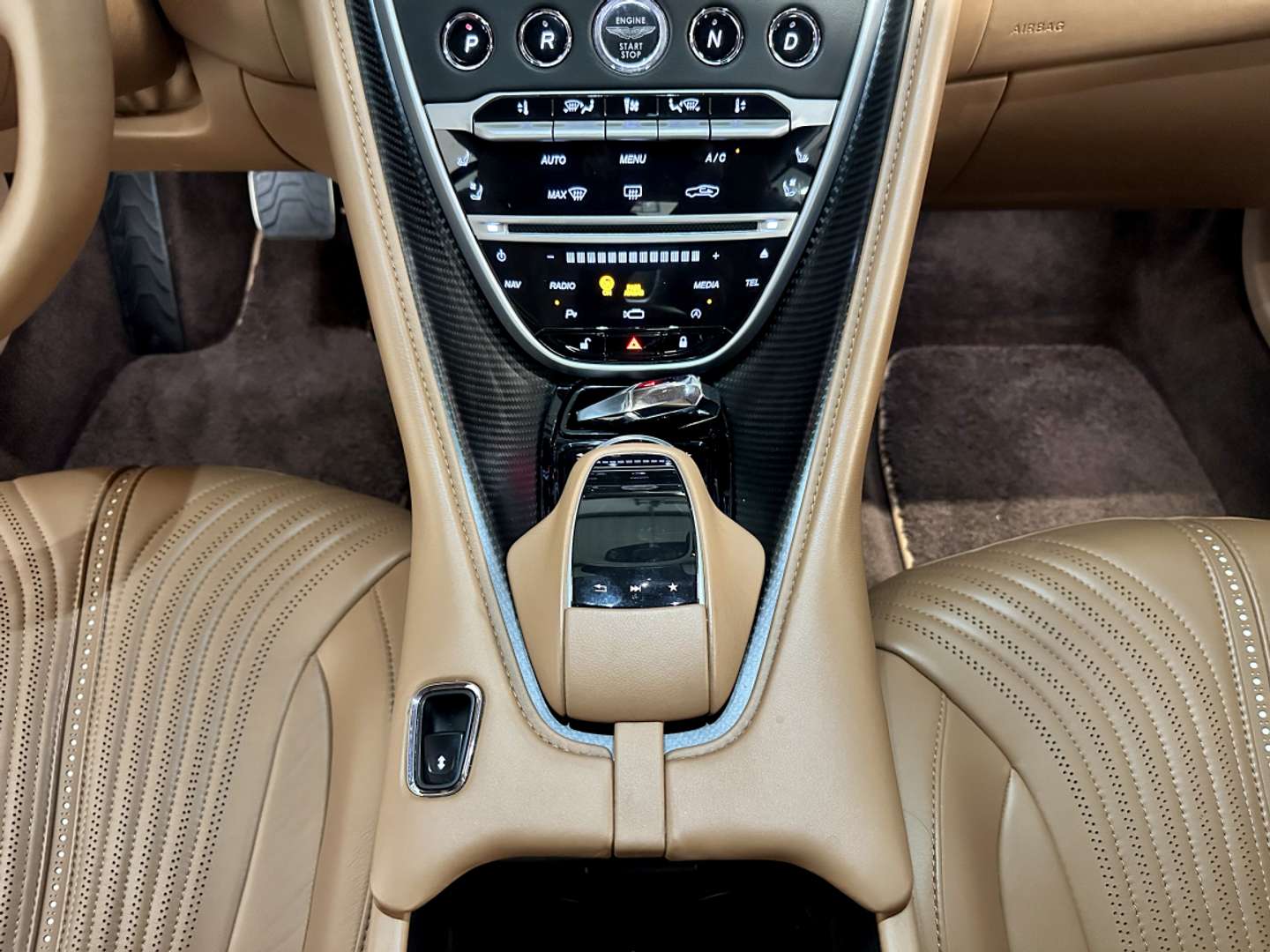 Aston Martin DB11 Coupé V8 4.0 510ch BVA8 - 2019 - Joinsteer - #20