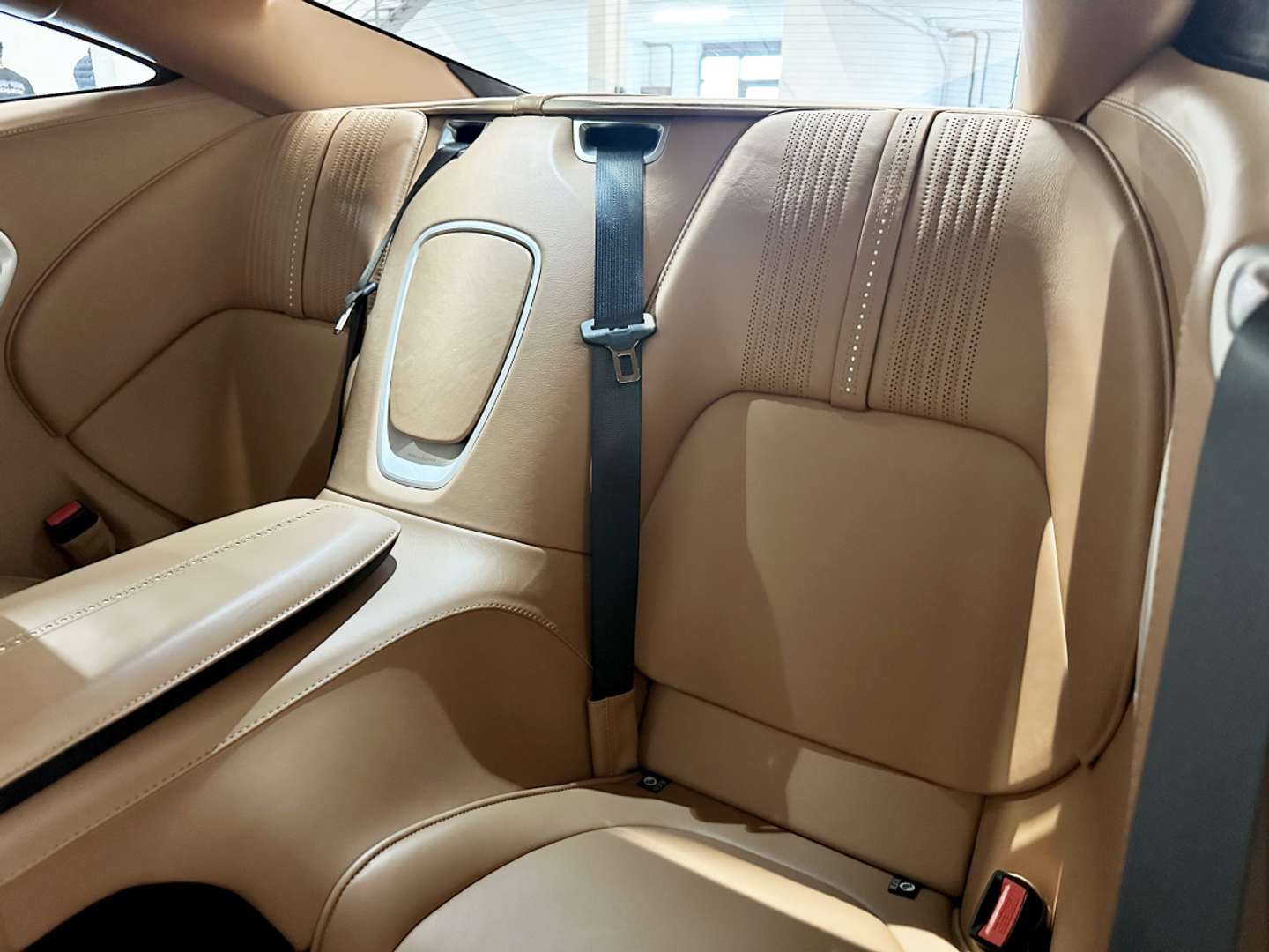 Aston Martin DB11 Coupé V8 4.0 510ch BVA8 - 2019 - Joinsteer - #22