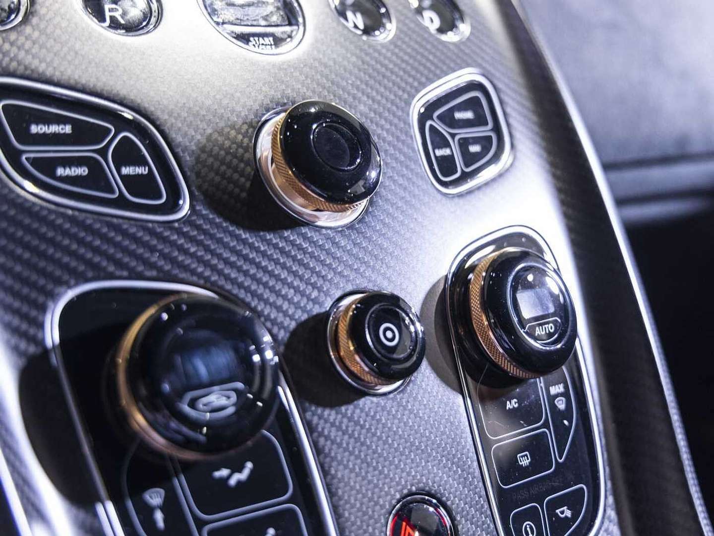 Aston Martin Vantage V12 GT12 - 2016 - Joinsteer - #22