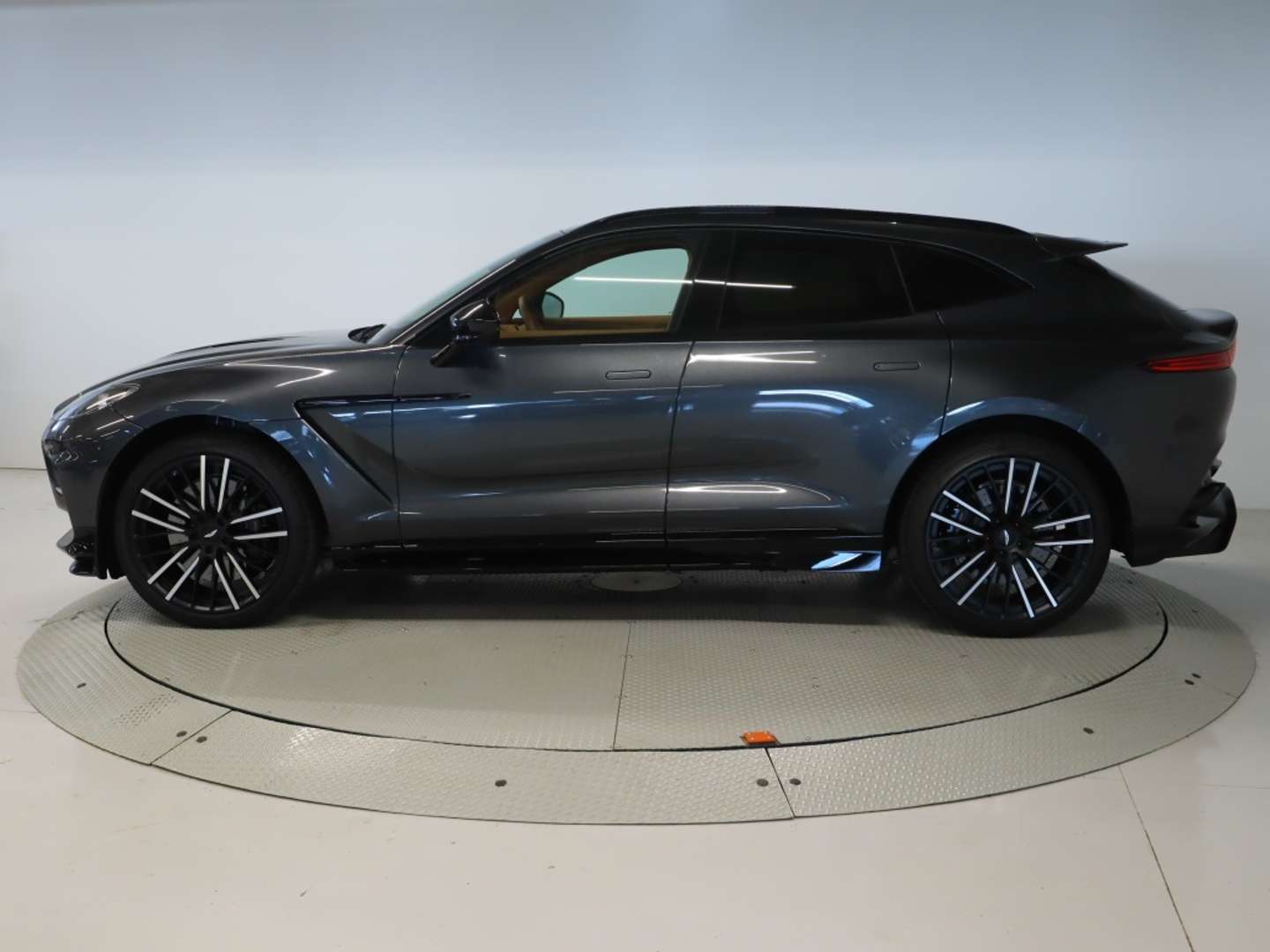 Aston Martin DBX 4.0 V8 707 4WD AUTO - 2024 - Joinsteer - #2