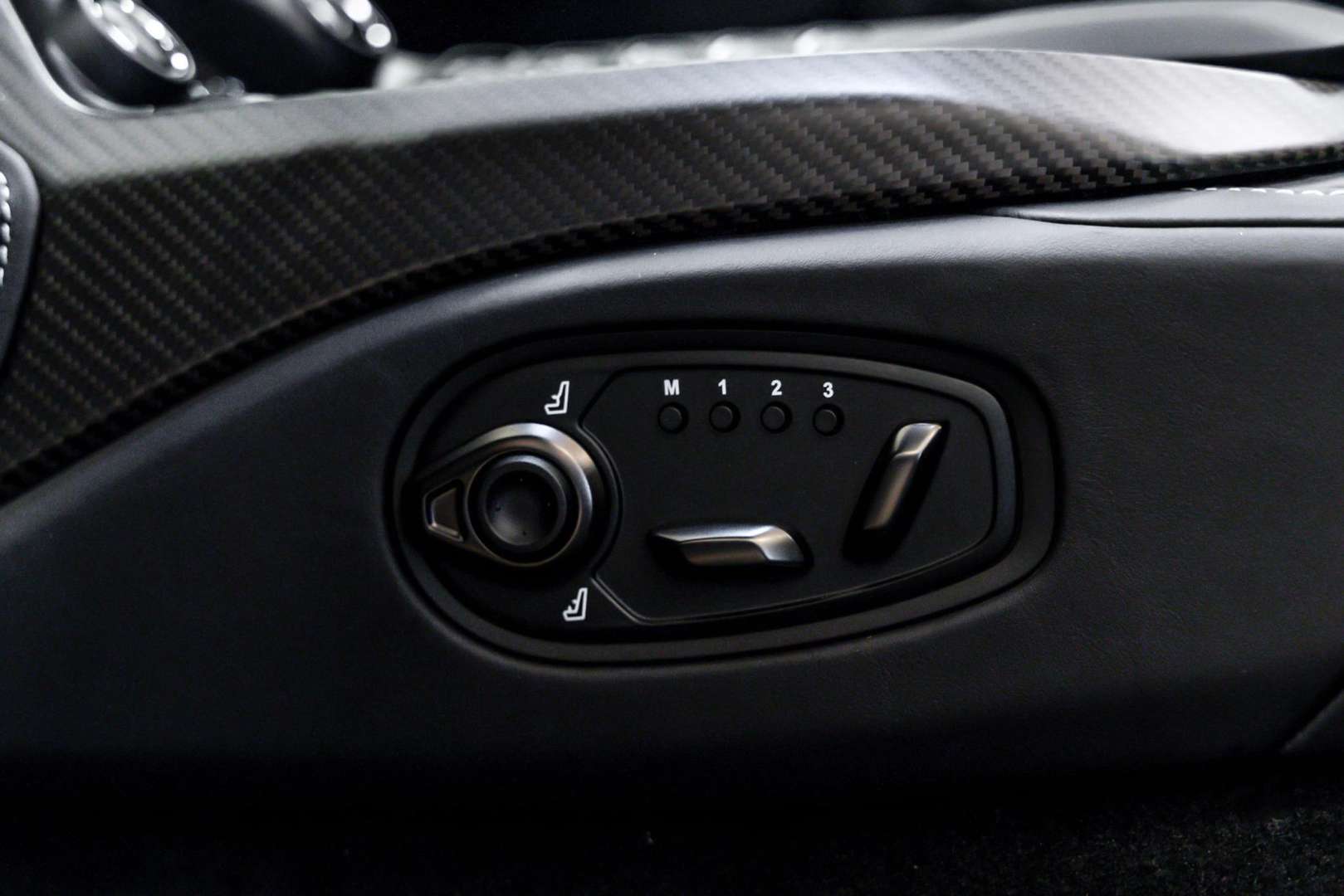 Aston Martin Vantage Roadster V12 - 2024 - Joinsteer - #20