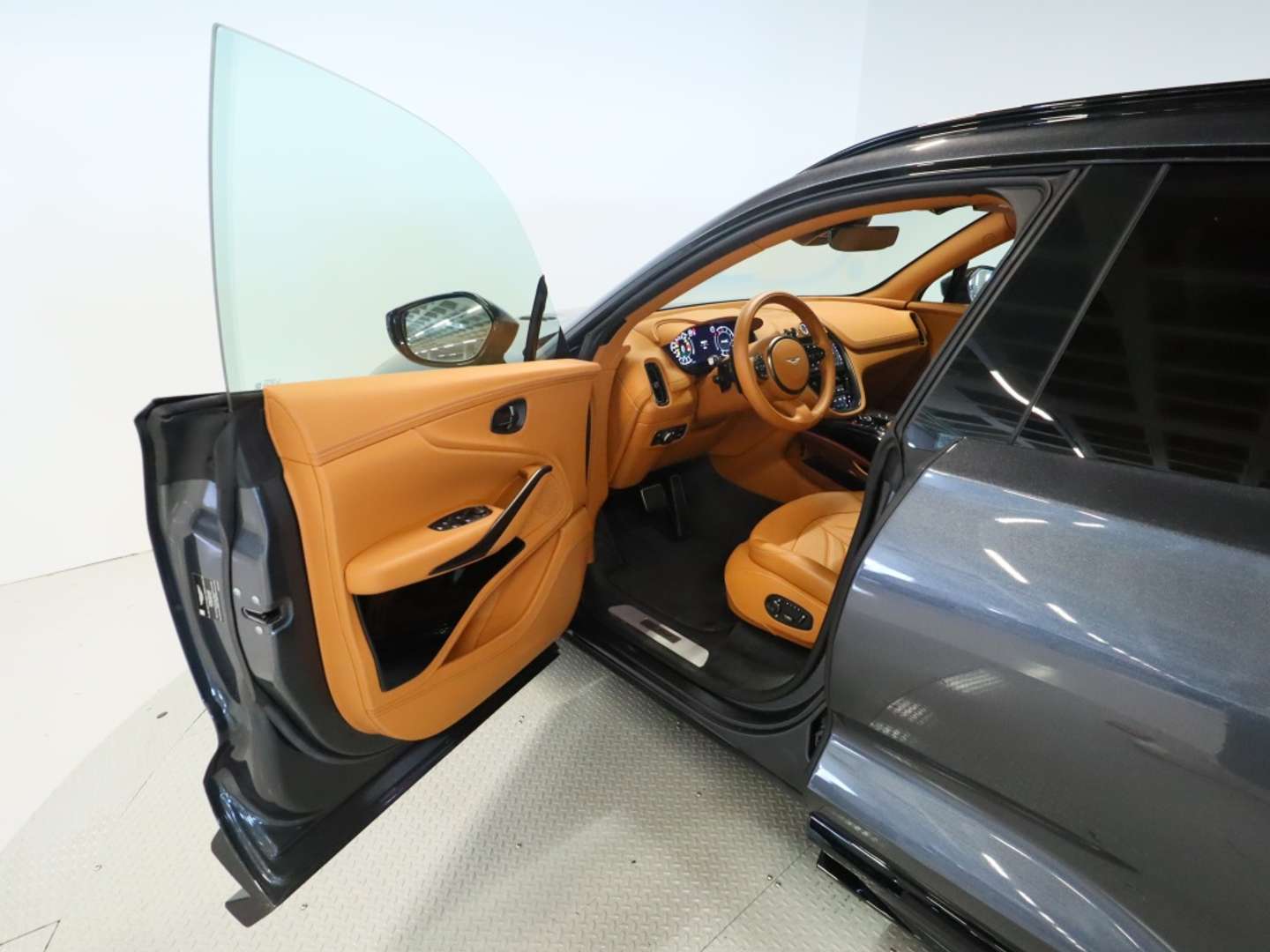 Aston Martin DBX 4.0 V8 707 4WD AUTO - 2024 - Joinsteer - #15