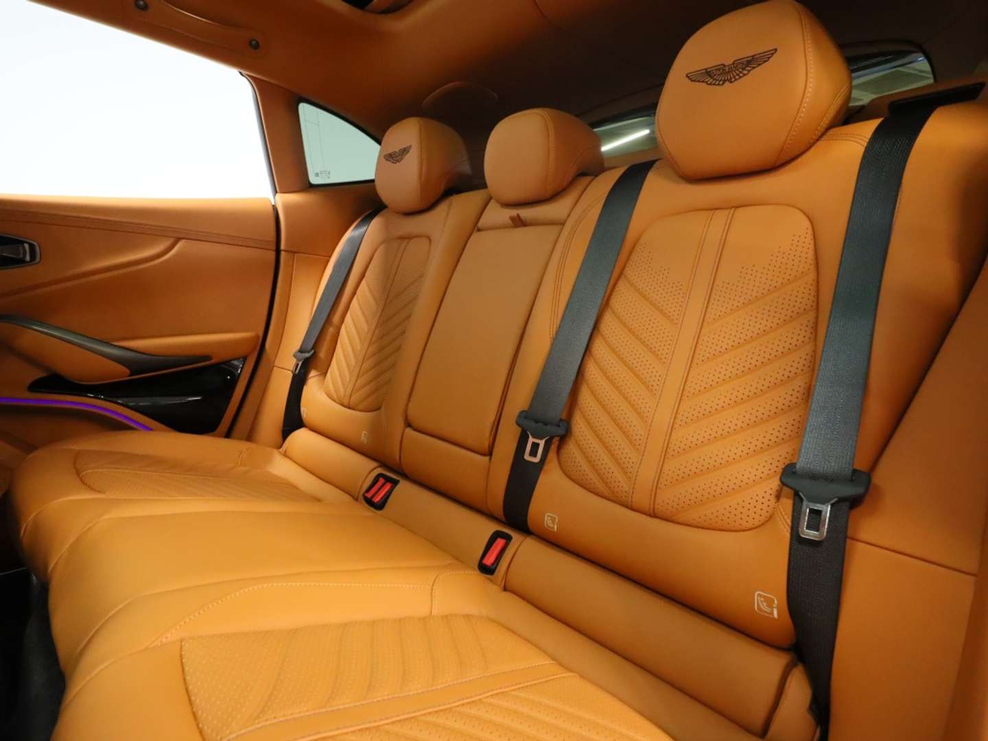 Aston Martin DBX 4.0 V8 707 4WD AUTO - 2024 - Joinsteer - #21