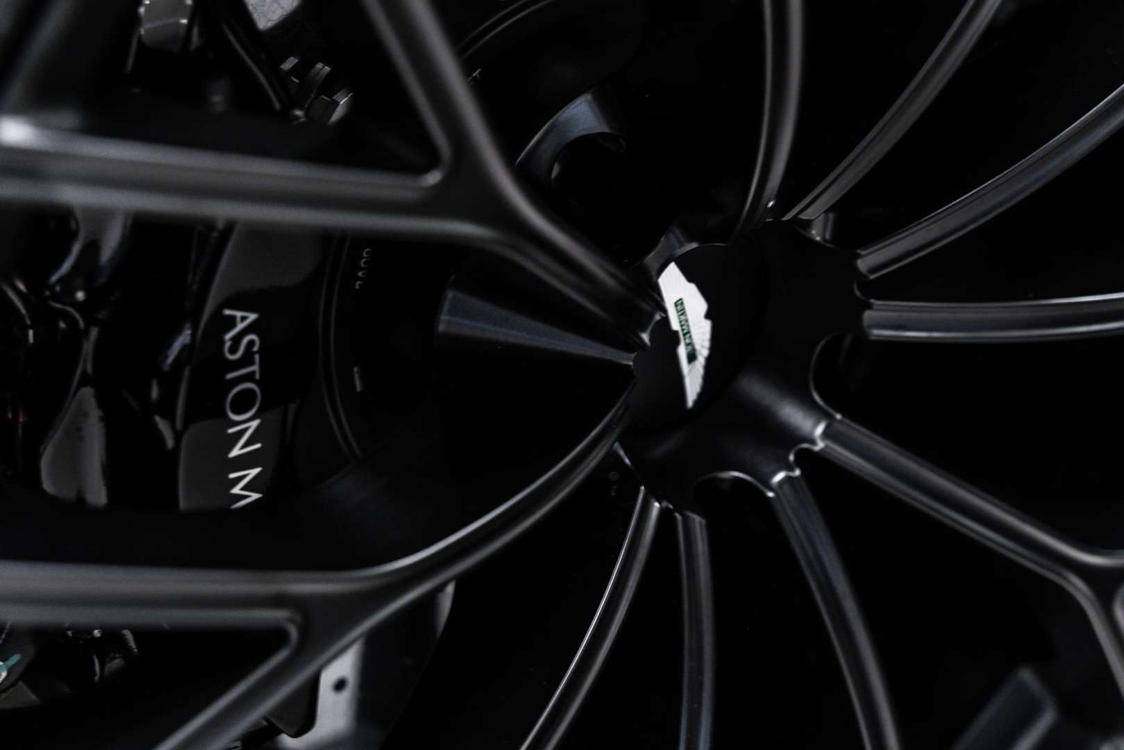 Aston Martin Vantage Roadster V12 - 2024 - Joinsteer - #46