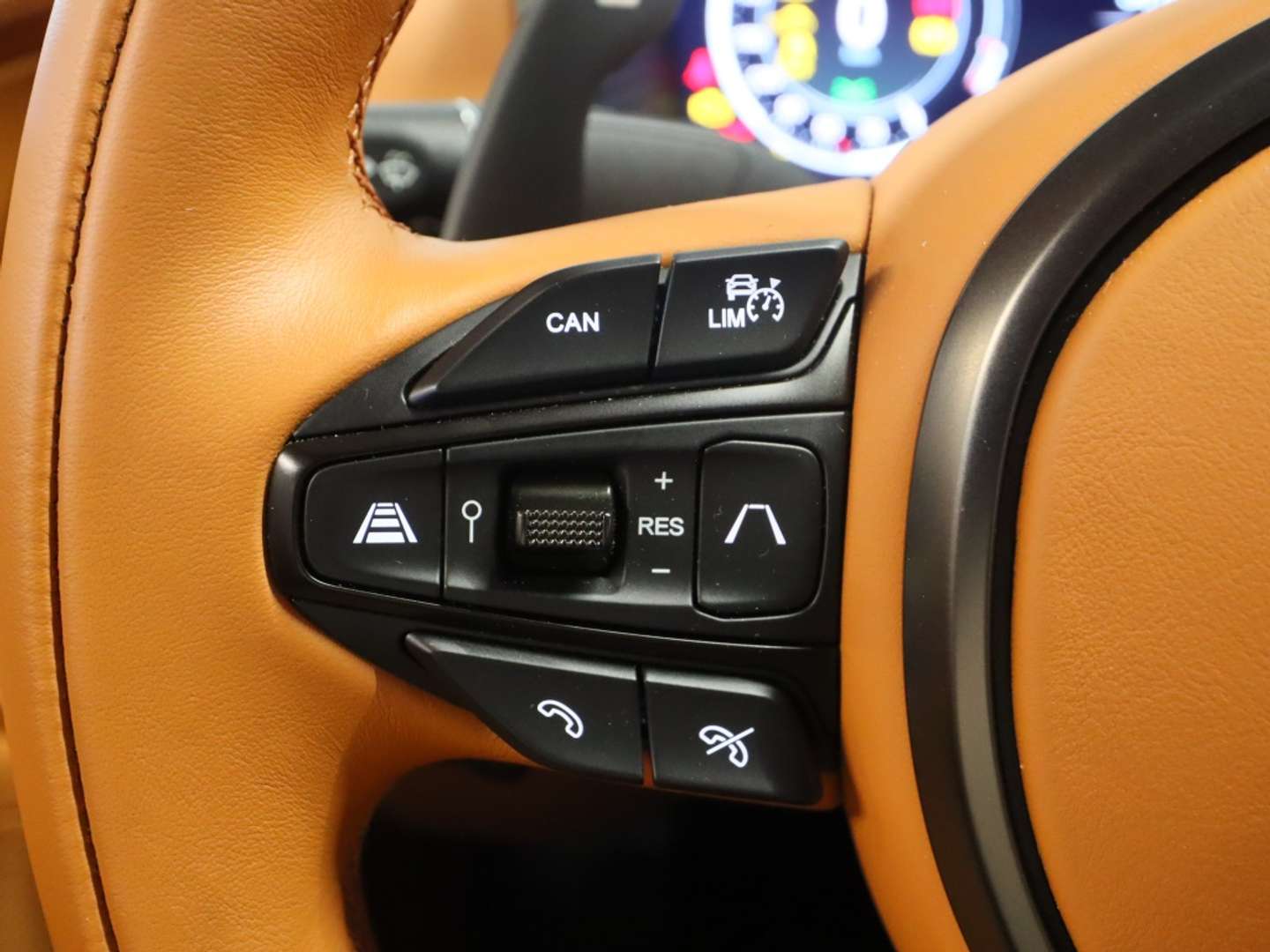 Aston Martin DBX 4.0 V8 707 4WD AUTO - 2024 - Joinsteer - #30