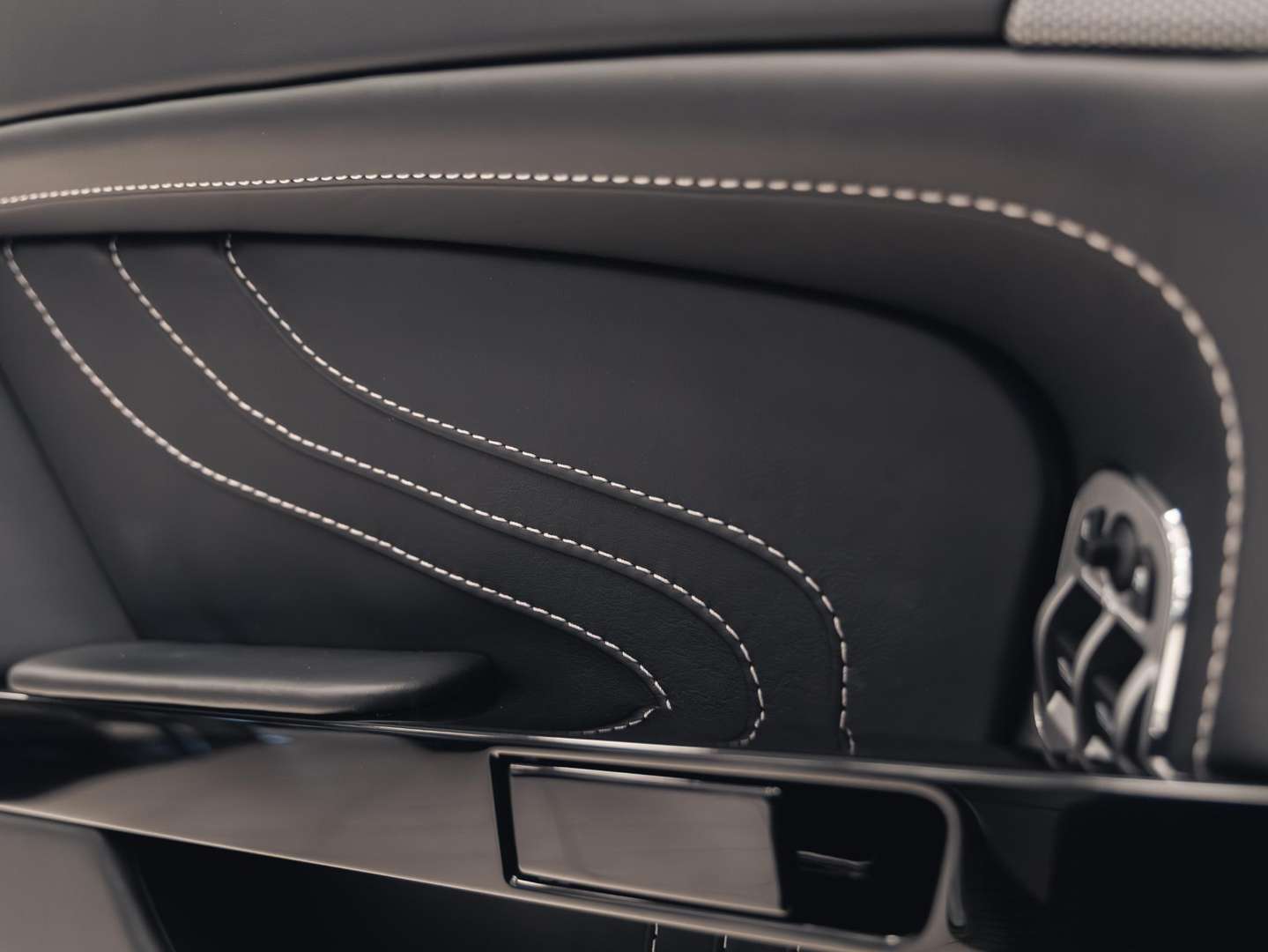 Aston Martin Vantage V8 S Manual - 2016 - Joinsteer - #32