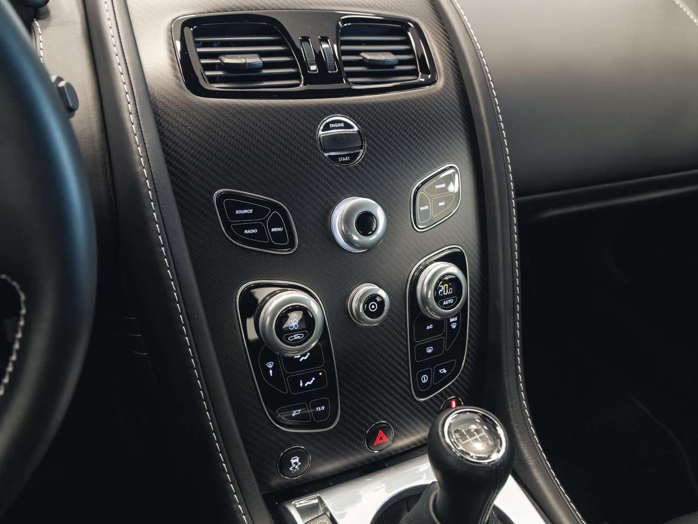 Aston Martin Vantage V8 S Manual - 2016 - Joinsteer - #41