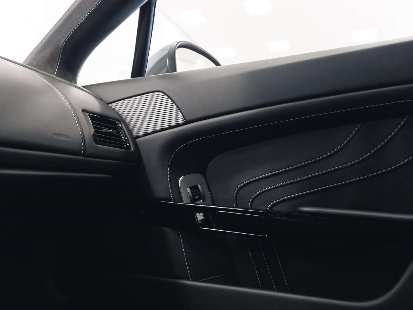 Aston Martin Vantage V8 S Manual - 2016 - Joinsteer - #48